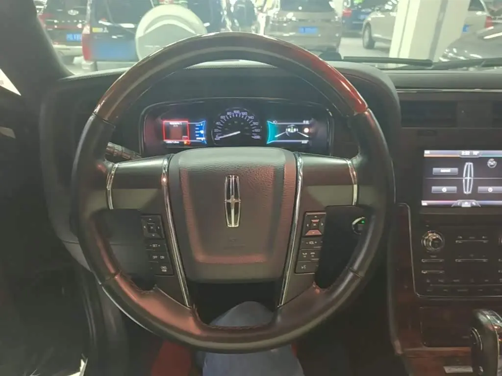 Lincoln Navigator 2016 — Şəkil 11/20