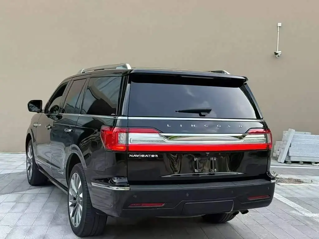 Lincoln Navigator 2018 — Фото 4/5