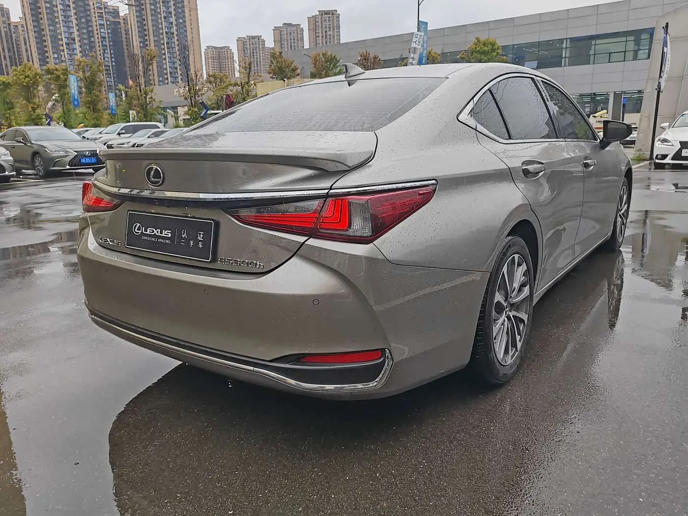 Lexus ES 2024 — Photo 15/15