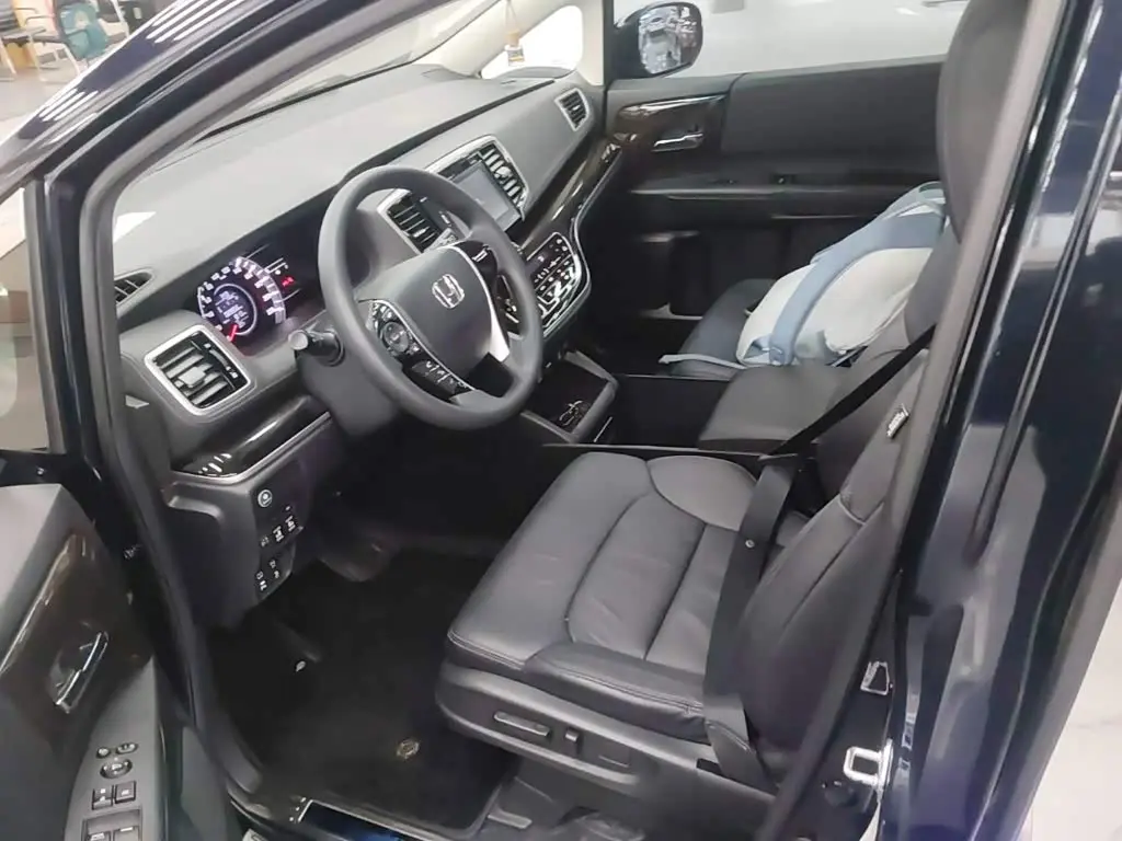 Honda Odyssey 2019 — Фото 15/20