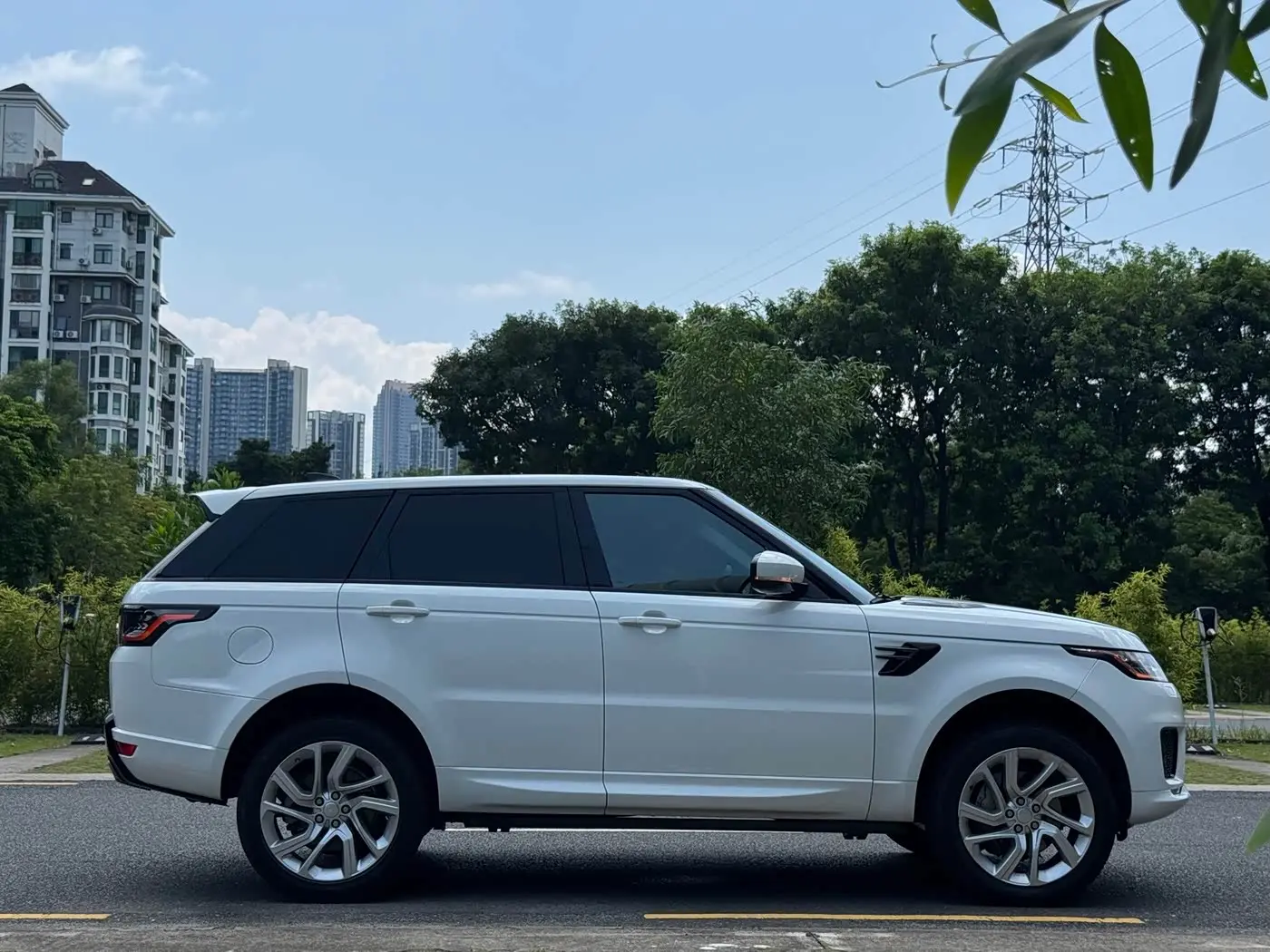 Land Rover Range Rover Sport 2018 — Фото 17/20