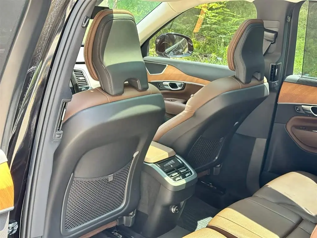 Volvo XC90 2019 — Photo 13/13