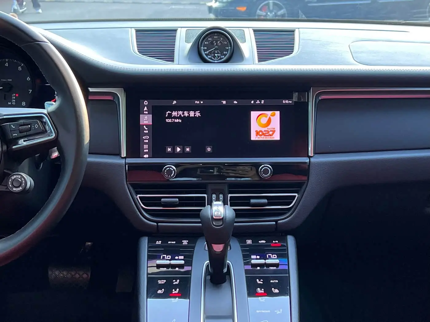 Porsche Macan 2022 — Photo 7/14