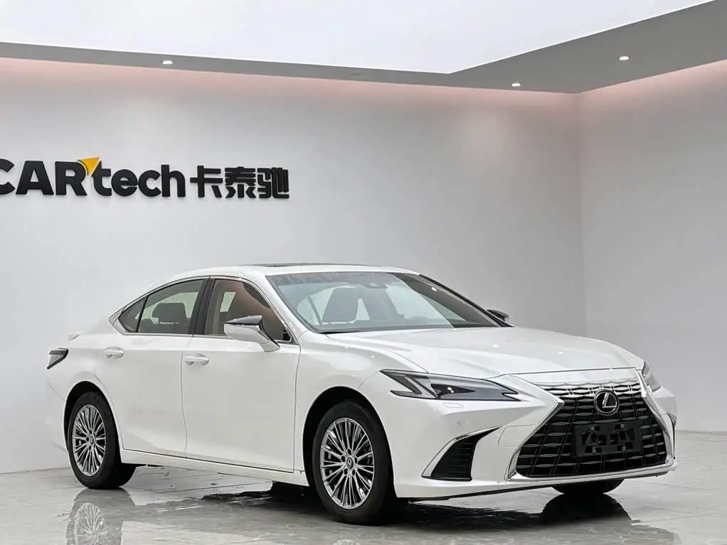 Lexus ES 2025 — Photo 6/15