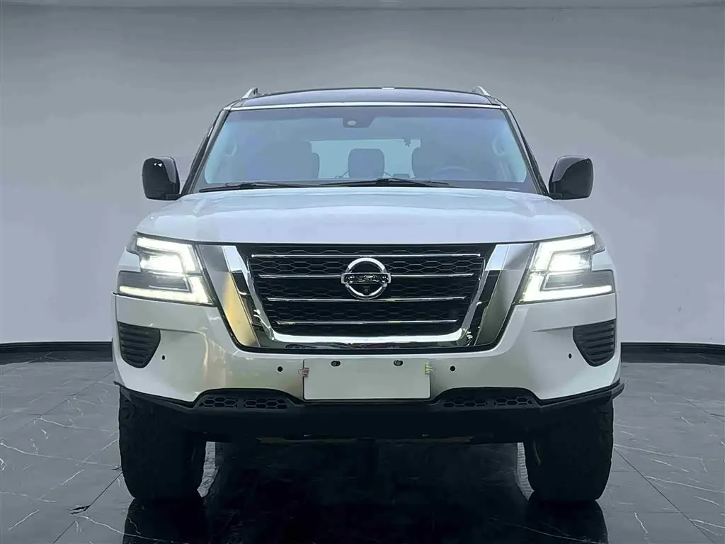 Nissan Patrol 2016 — Фото 2/20