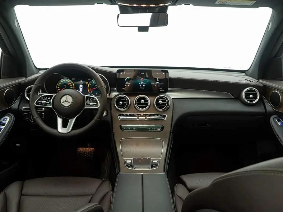 Mercedes-Benz GLC 2020 — Photo 5/20
