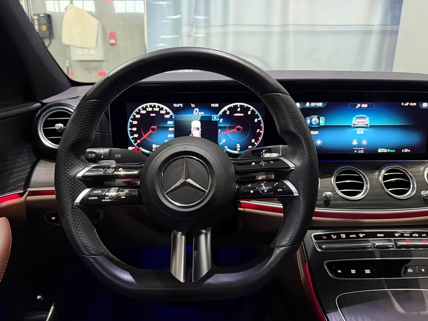 Mercedes-Benz E-Class 2022 — Photo 15/19