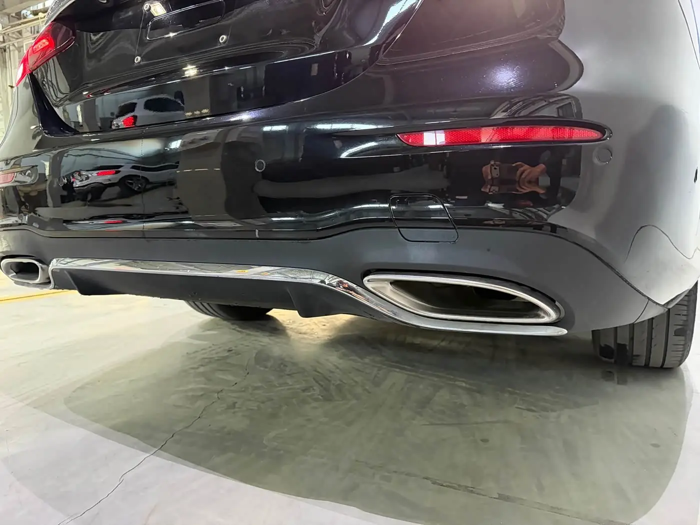 Mercedes-Benz E-Class 2022 — Photo 6/19