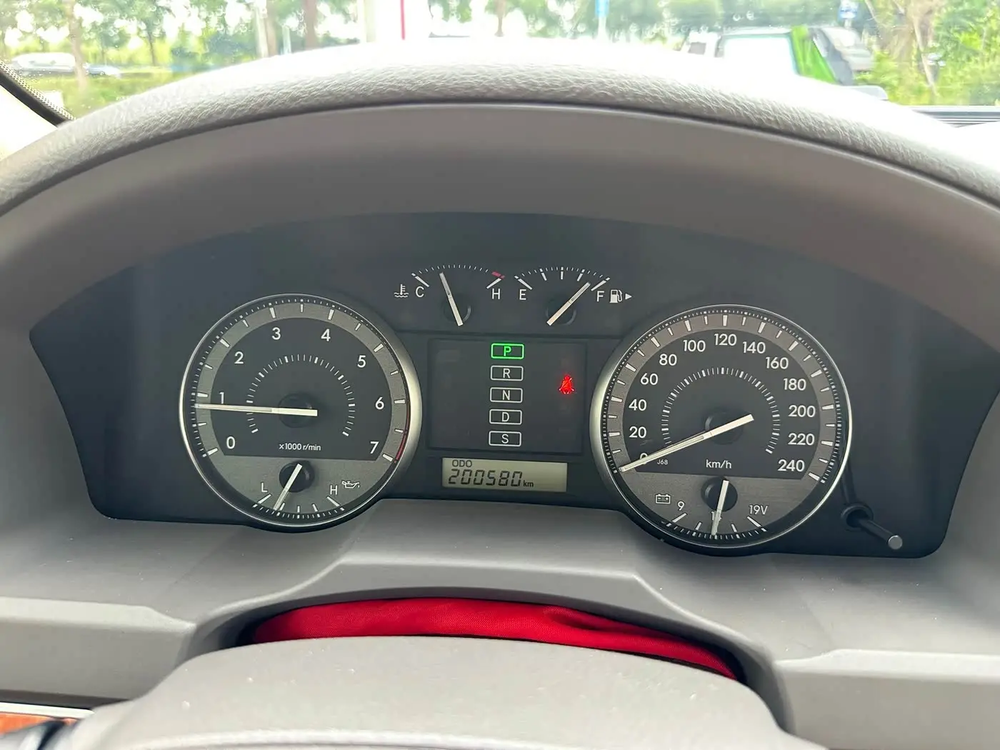 Toyota Land Cruiser 2016 — Photo 12/13