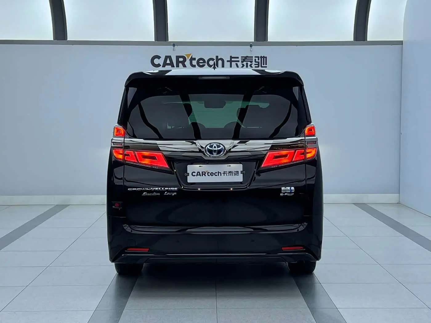 Toyota Vellfire 2022 — Фото 5/9