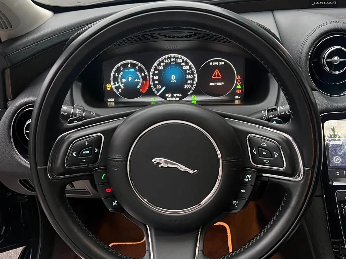 Jaguar XJ 2019 — Photo 7/17