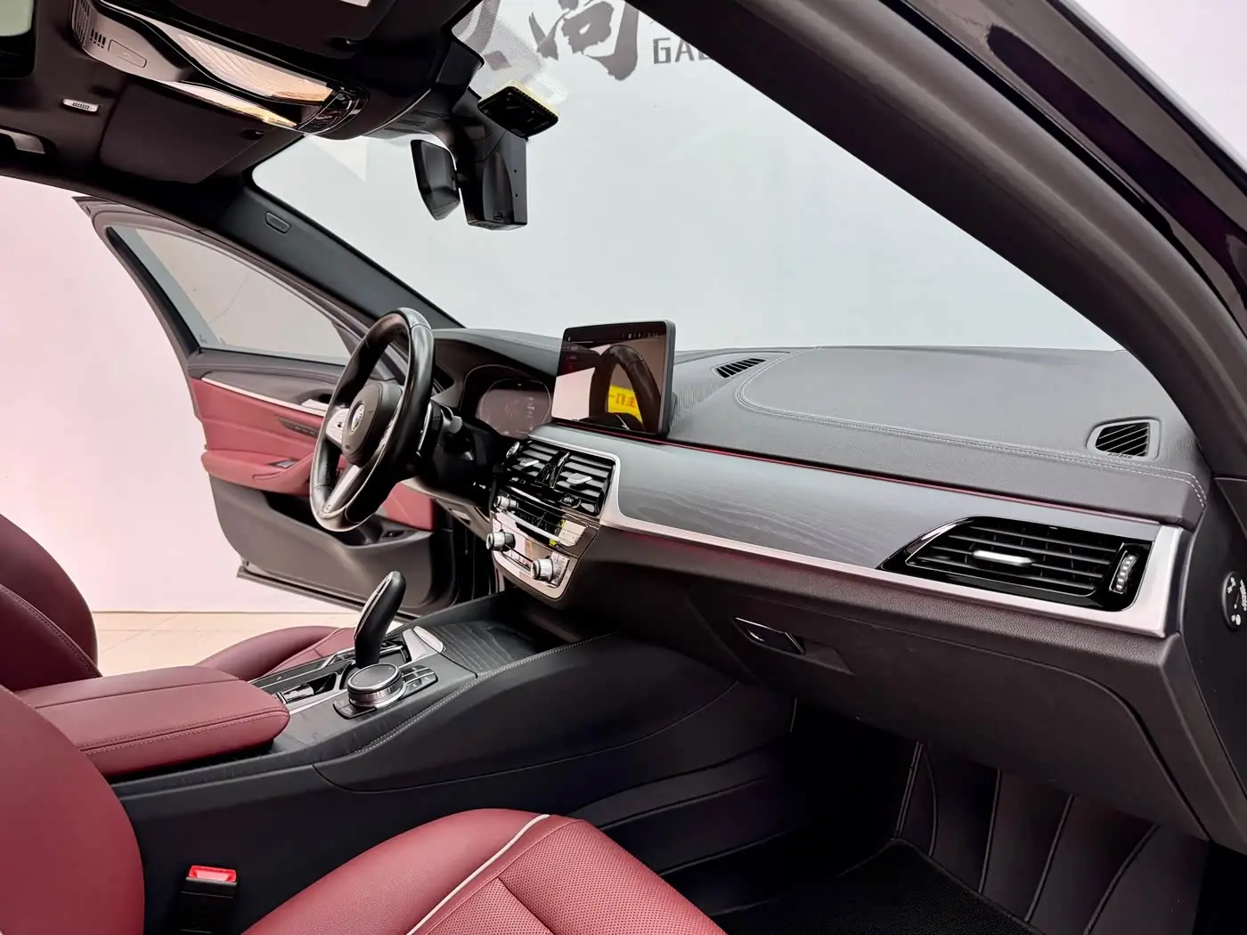 BMW 5 Series 2023 — Фото 14/20