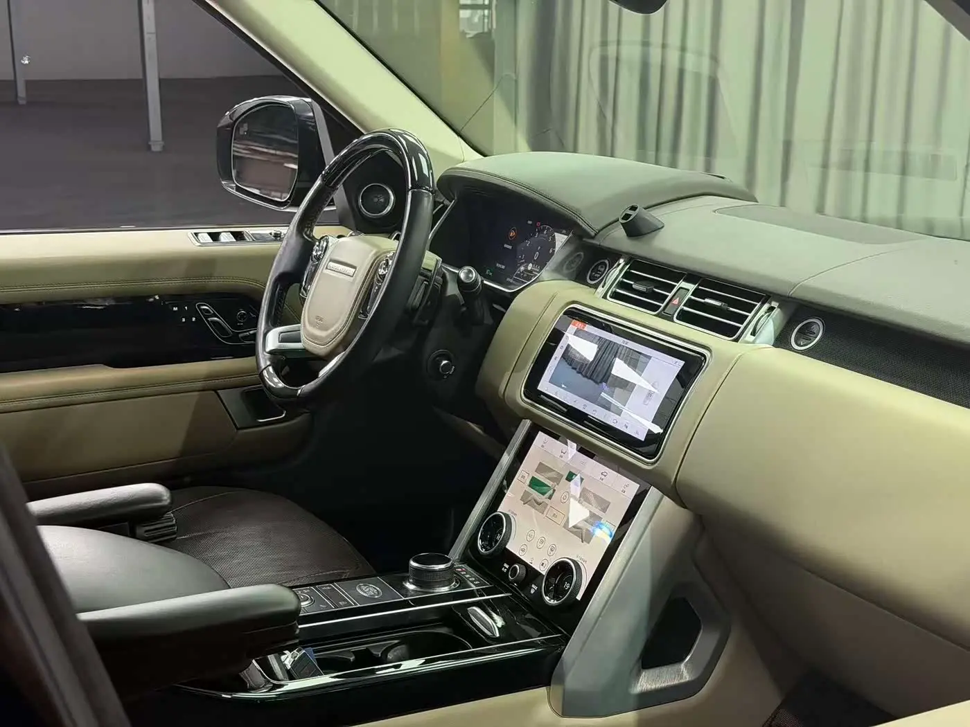 Land Rover Range Rover 2019 — Photo 10/13