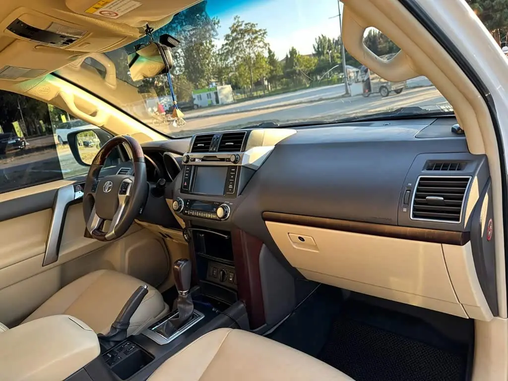 Toyota Prado 2015 — Фото 17/20