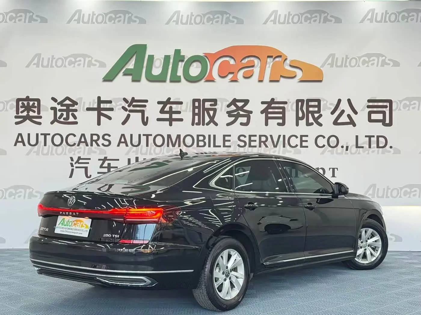 Volkswagen Passat 2023 — Photo 4/10