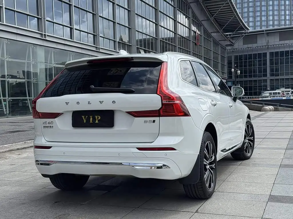 Volvo XC60 2022 — Фото 5/14