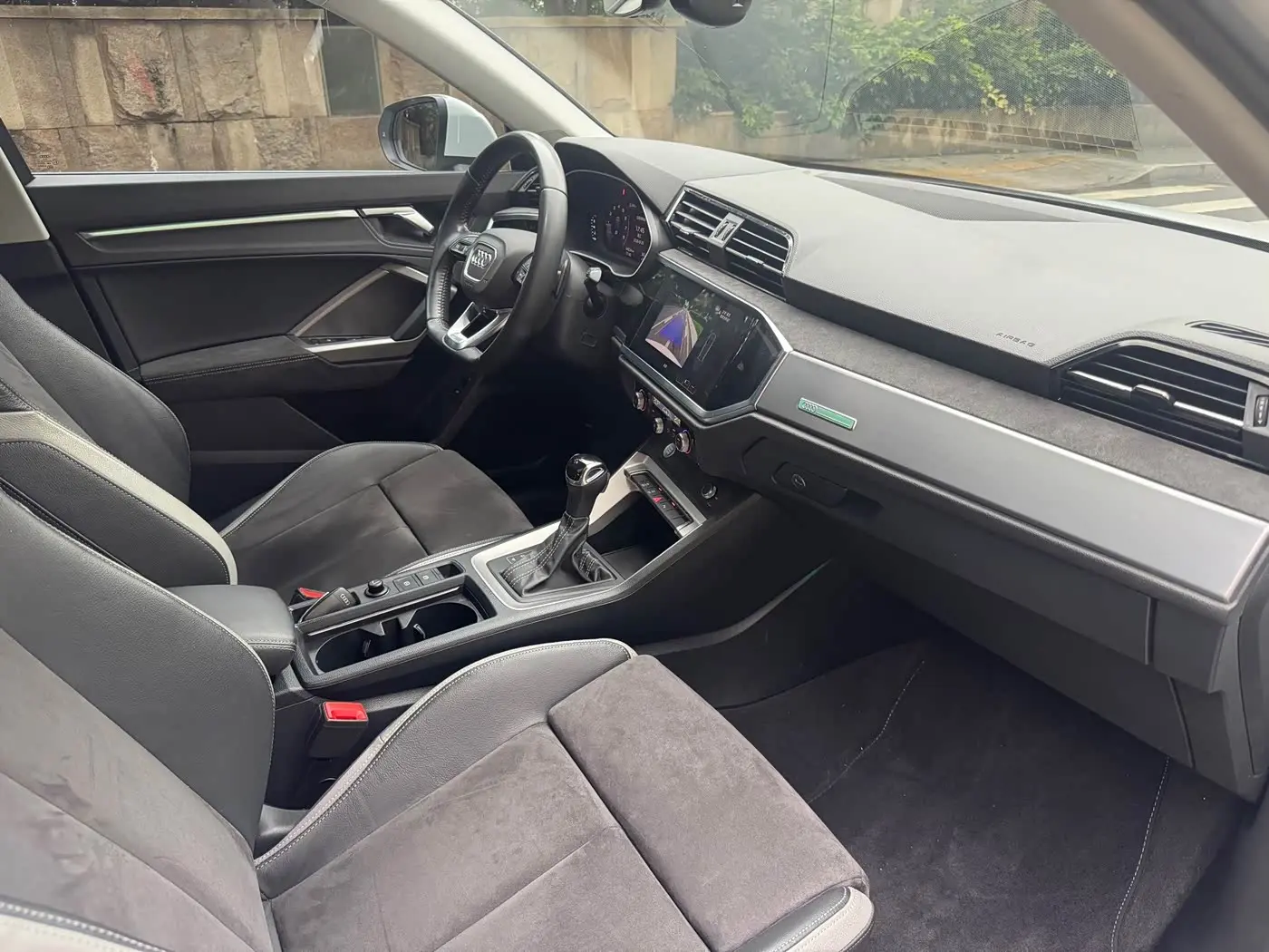 Audi Q3 2019 — Şəkil 19/20