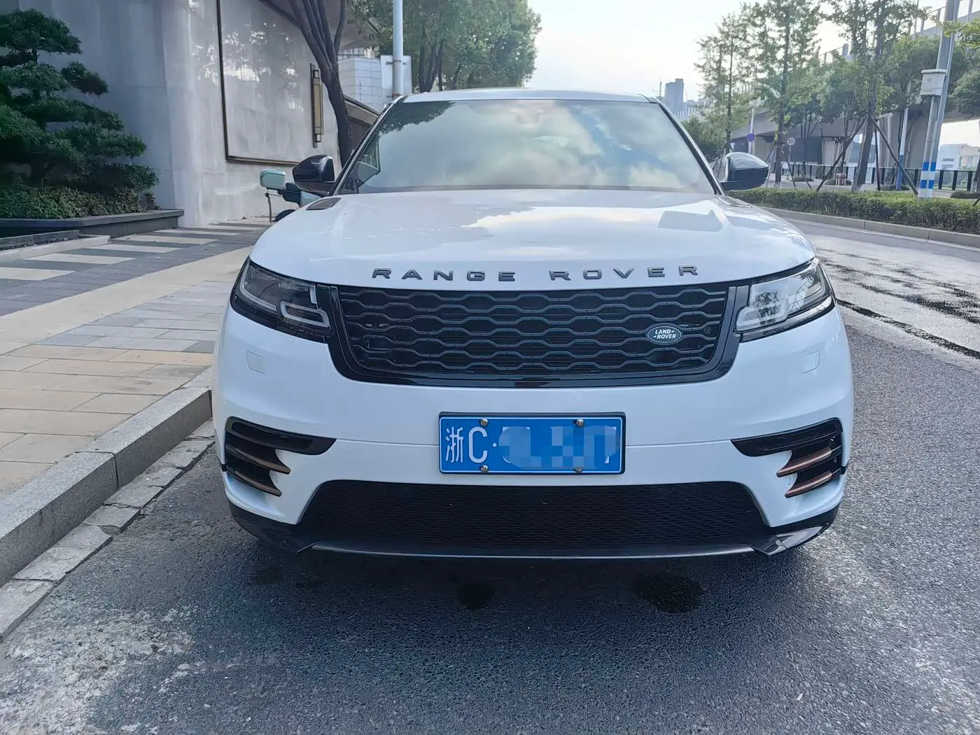 Land Rover Range Rover Velar 2019 — Фото 2/9