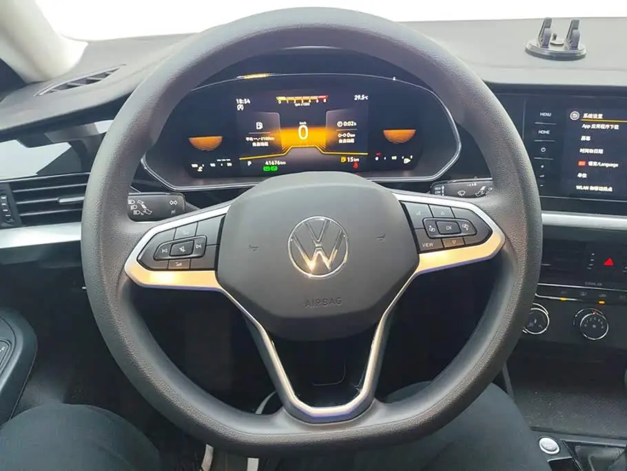 Volkswagen Passat 2025 — Photo 15/16