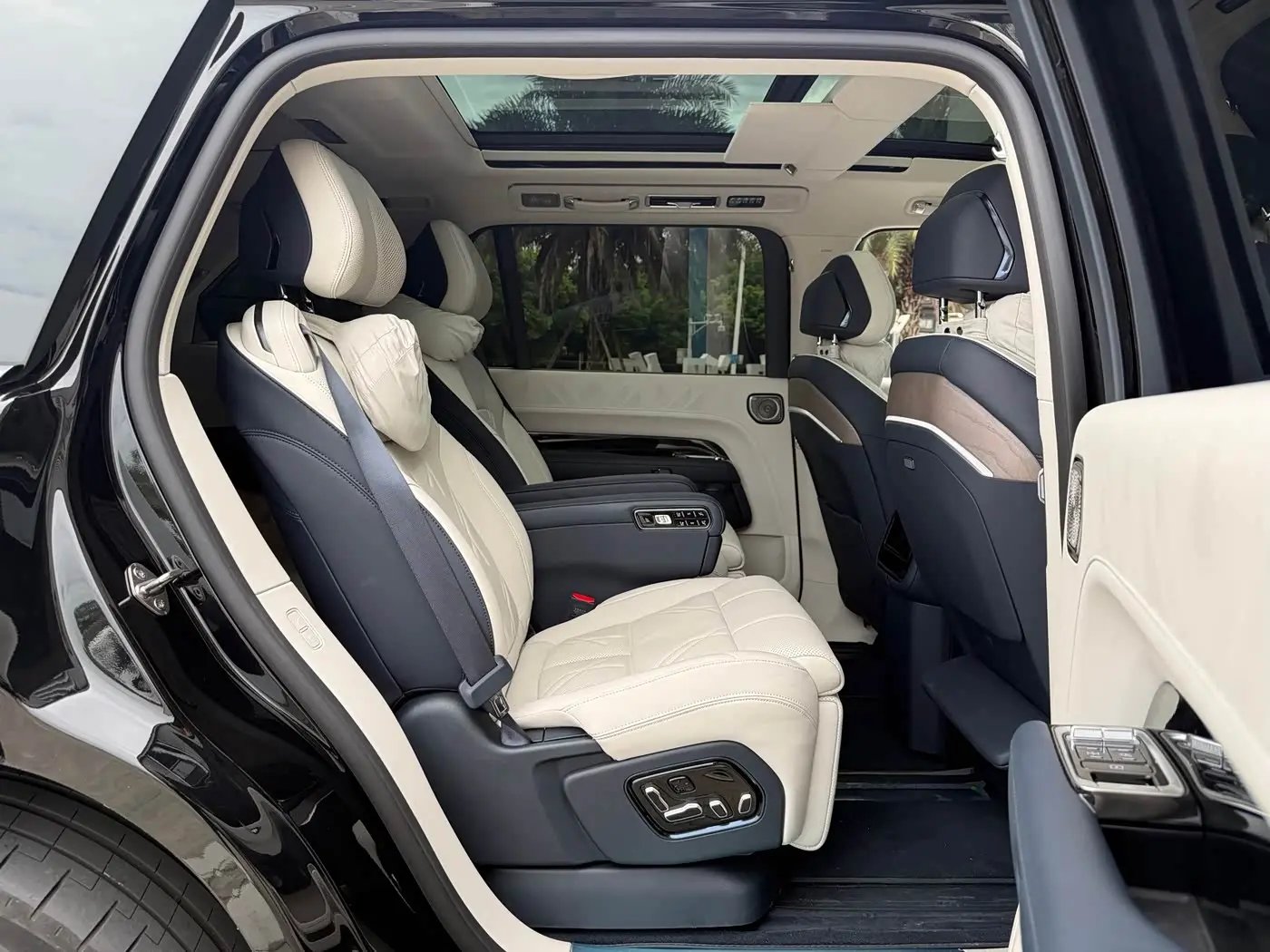 ZEEKR 9X 2026 — Photo 12/17