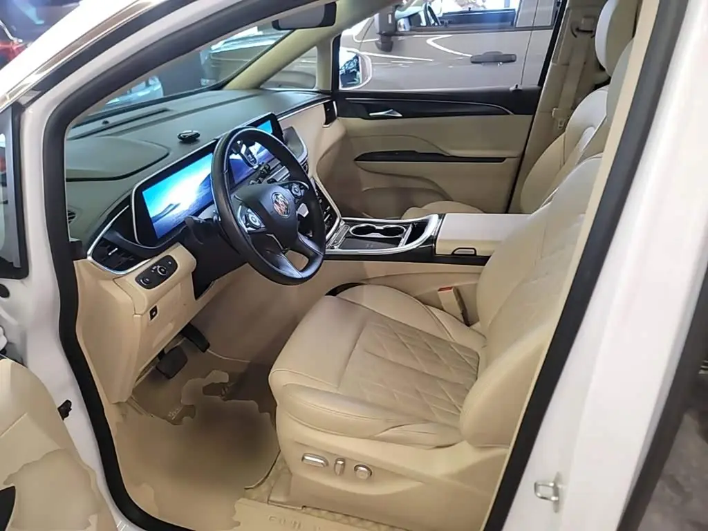 Buick GL8 2023 — Photo 15/20