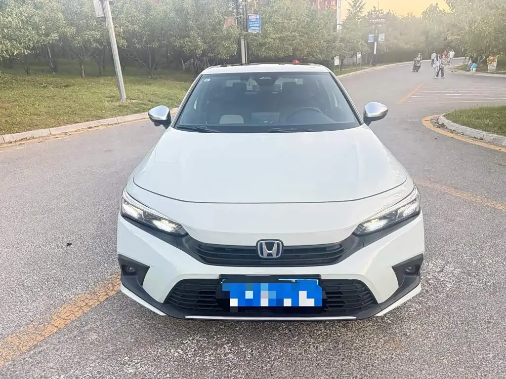 Honda Civic 2022 — Photo 2/13
