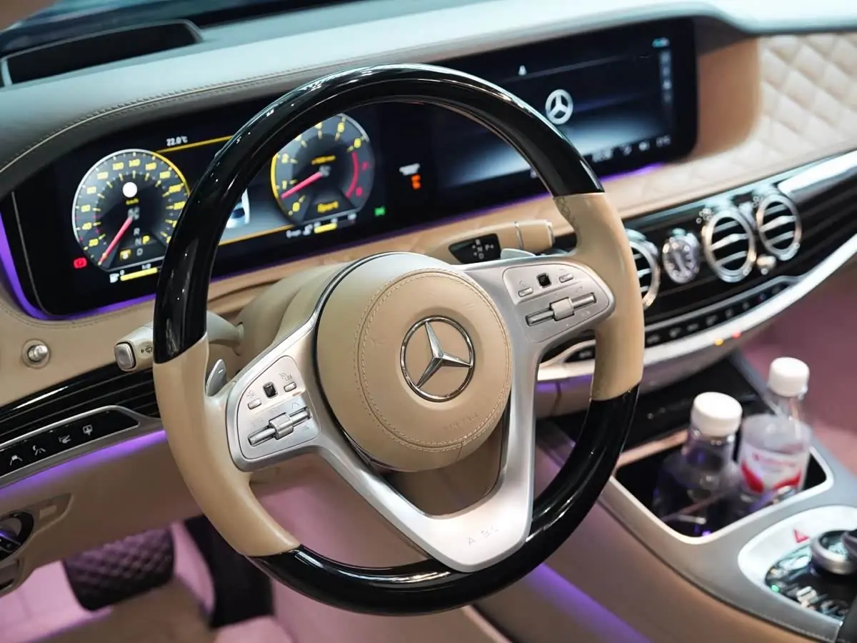 Mercedes-Benz Maybach S-Class 2018 — Фото 11/20