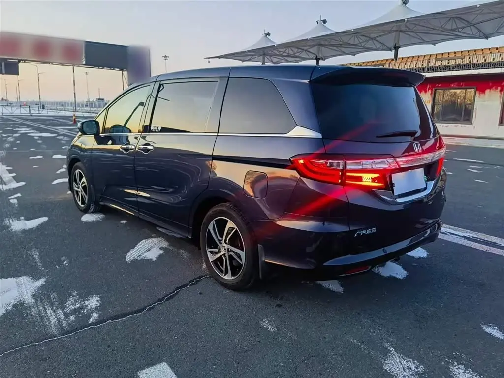 Honda Odyssey 2015 — Photo 4/11