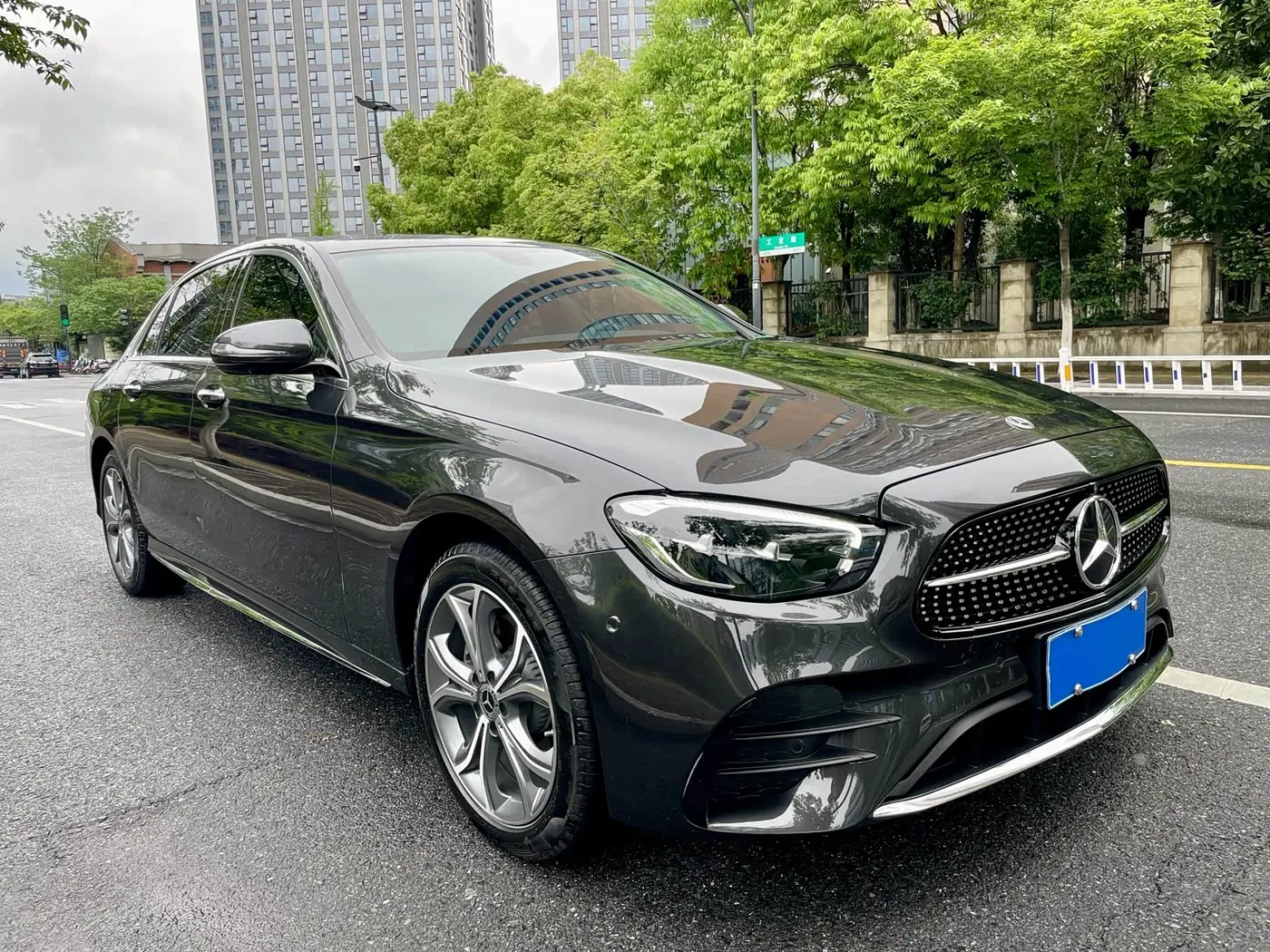 Mercedes-Benz E-Class 2023 — Photo 3/19