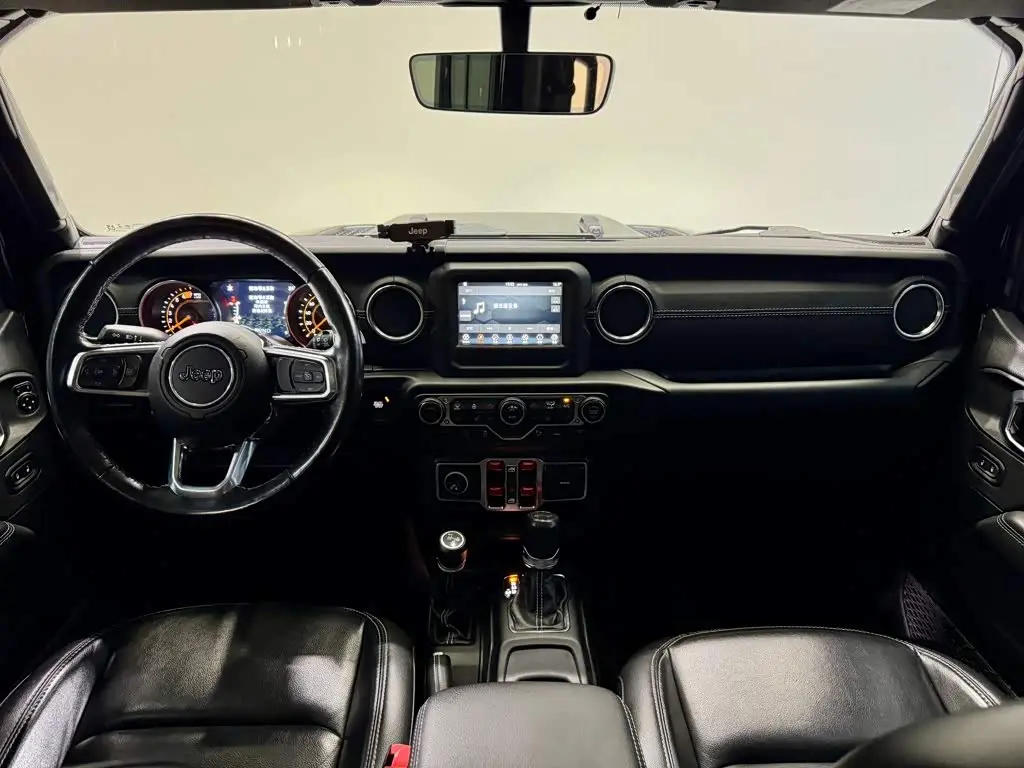 Jeep Wrangler 2021 — Фото 11/20