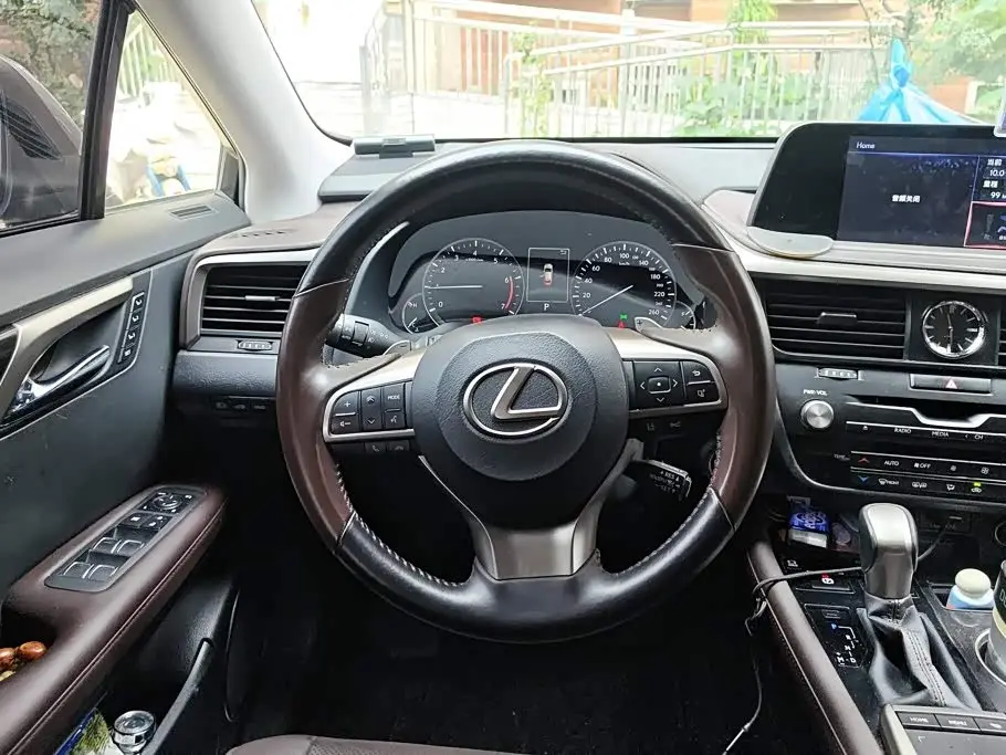 Lexus RX 2022 — Photo 15/16