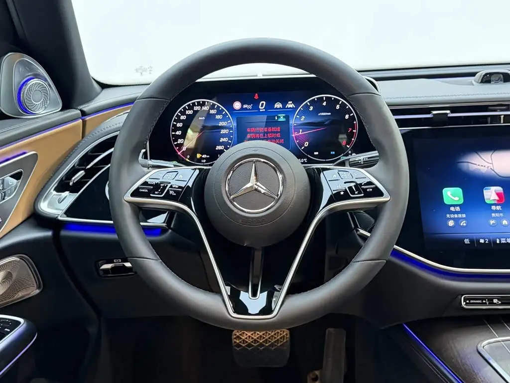 Mercedes-Benz E-Class 2025 — Фото 14/20