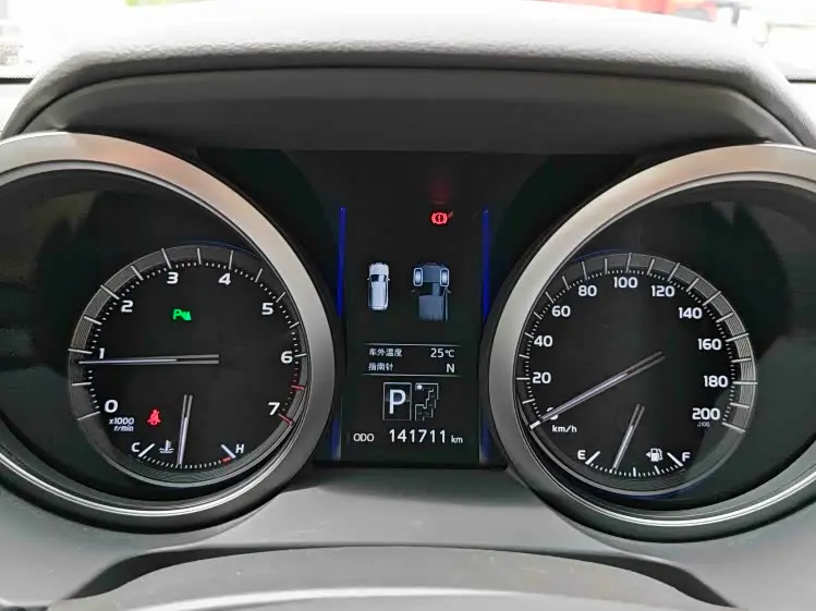 Toyota Prado 2016 — Photo 9/15