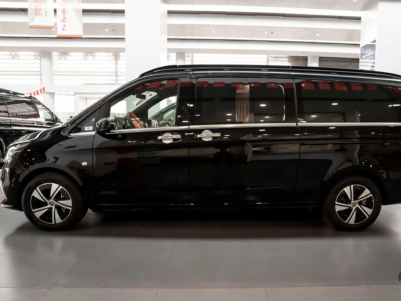 Mercedes-Benz Vito 2025 — Photo 3/20