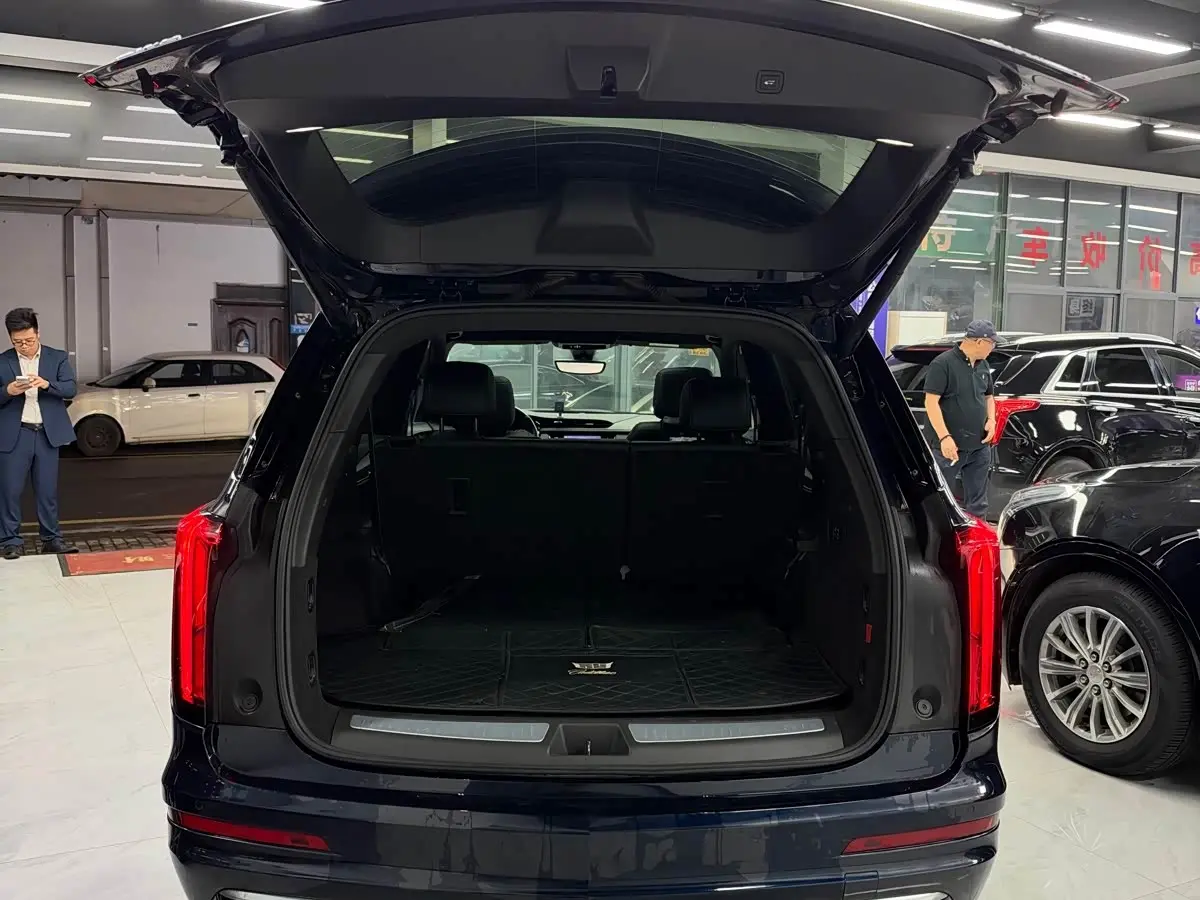 Cadillac XT6 2021 — Photo 8/19