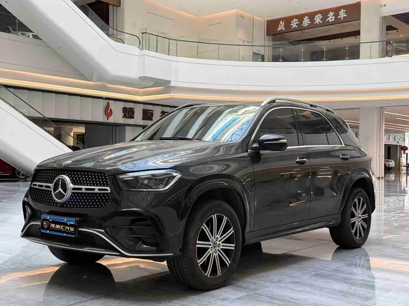 Mercedes-Benz GLE 2024 — Фото 1/9