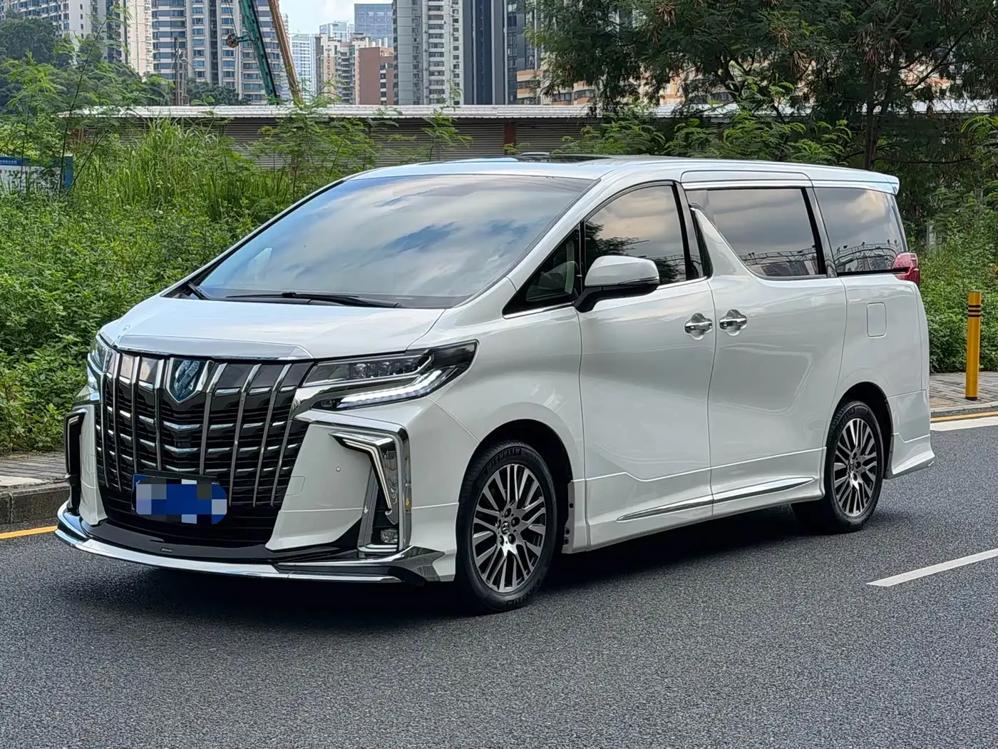 Toyota Alphard, 2016