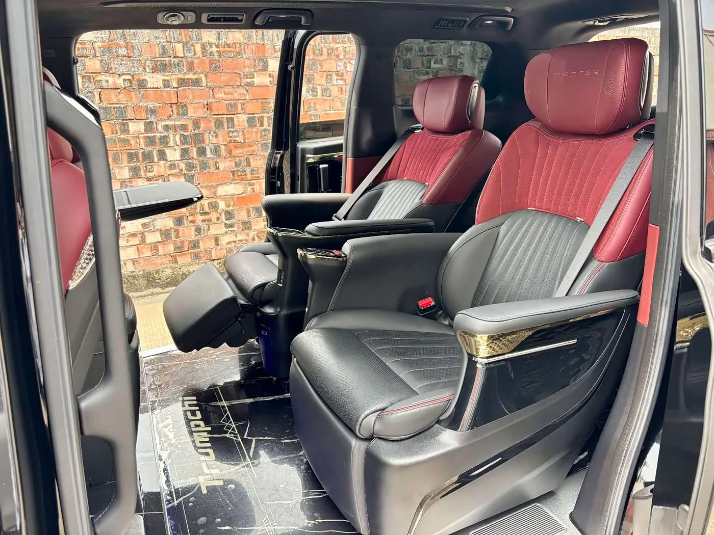GAC Trumpchi Trumpchi M8 2024 — Photo 12/17