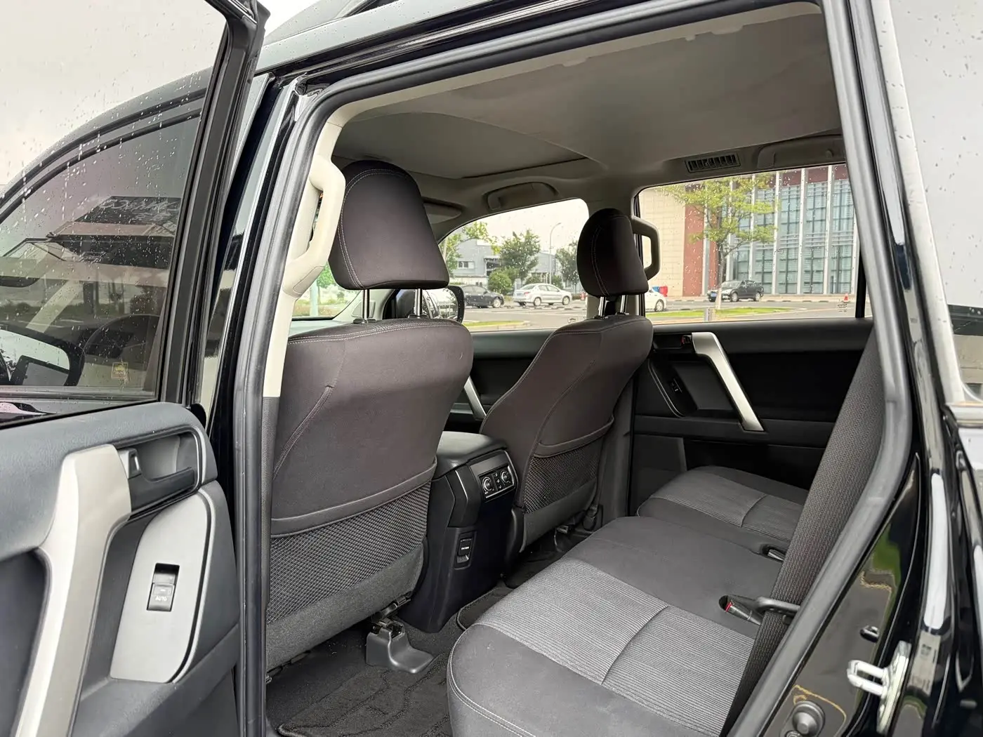 Toyota Prado 2019 — Photo 6/8
