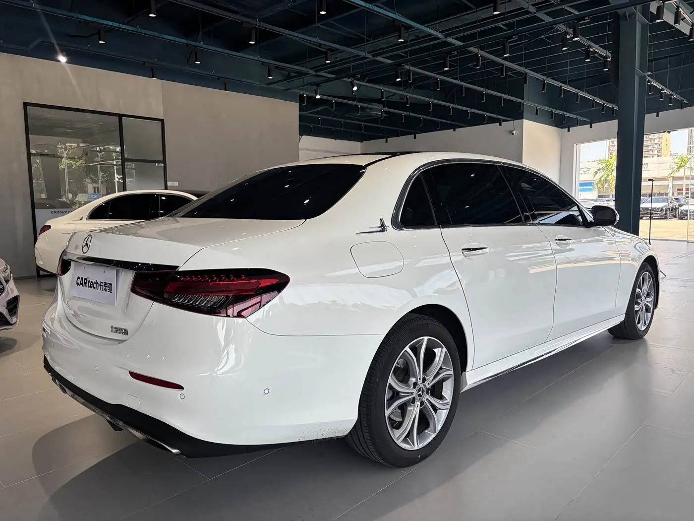 Mercedes-Benz E-Class 2021 — Photo 9/20