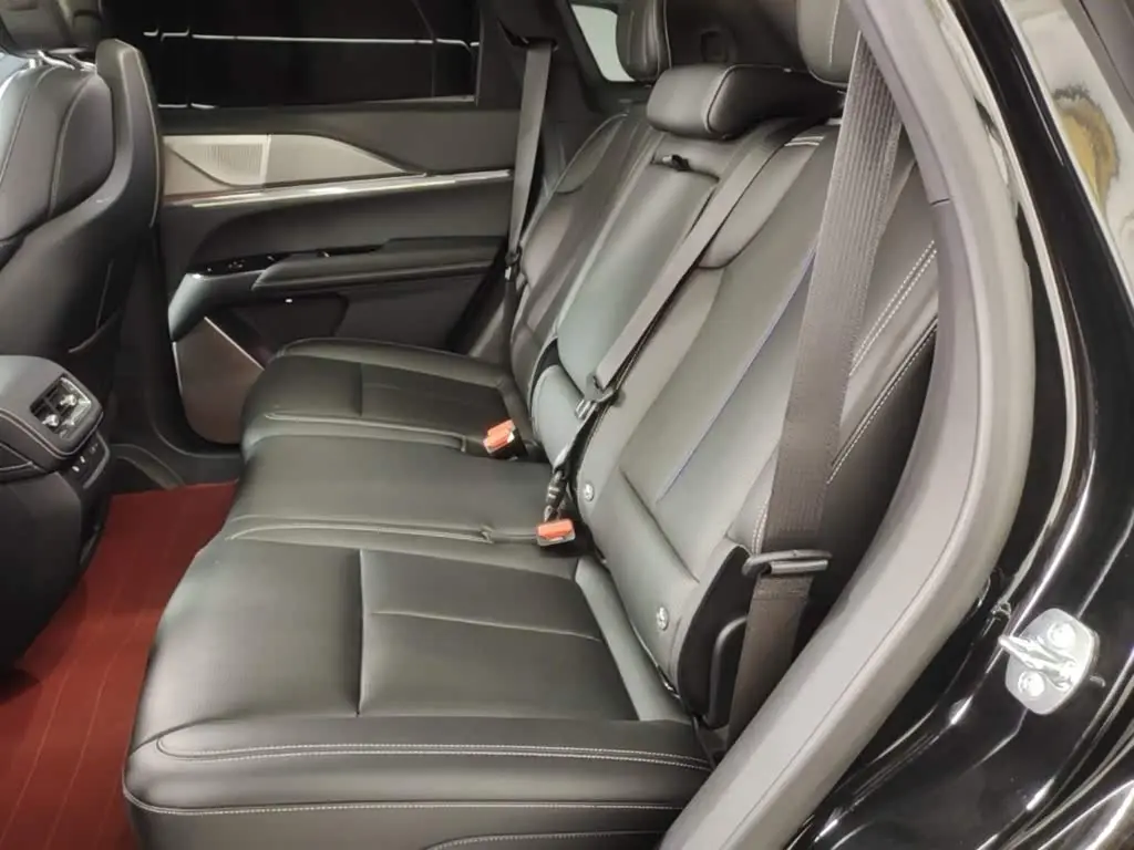 Cadillac XT5 2025 — Photo 17/20