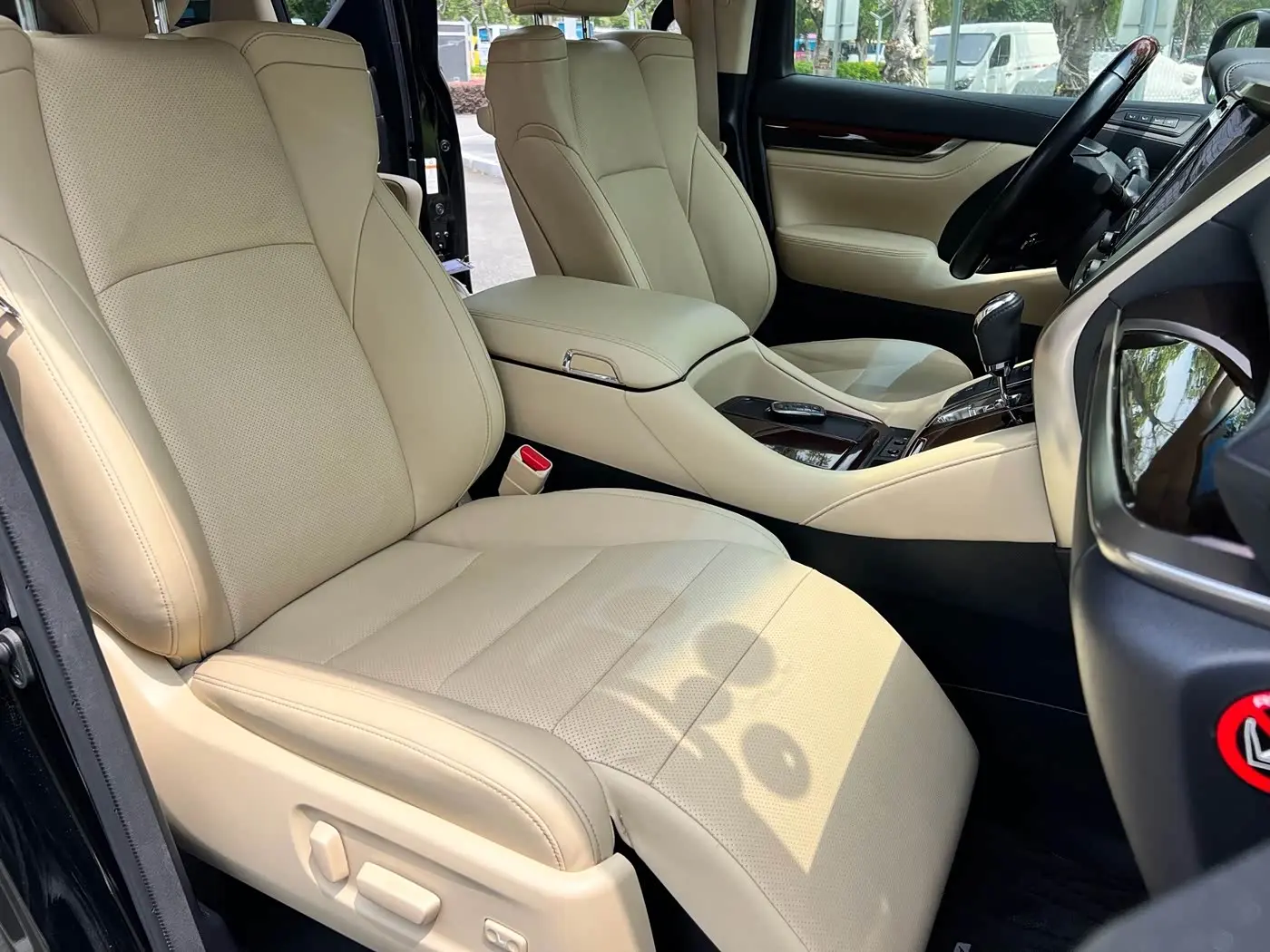 Toyota Alphard 2017 — Şəkil 15/18