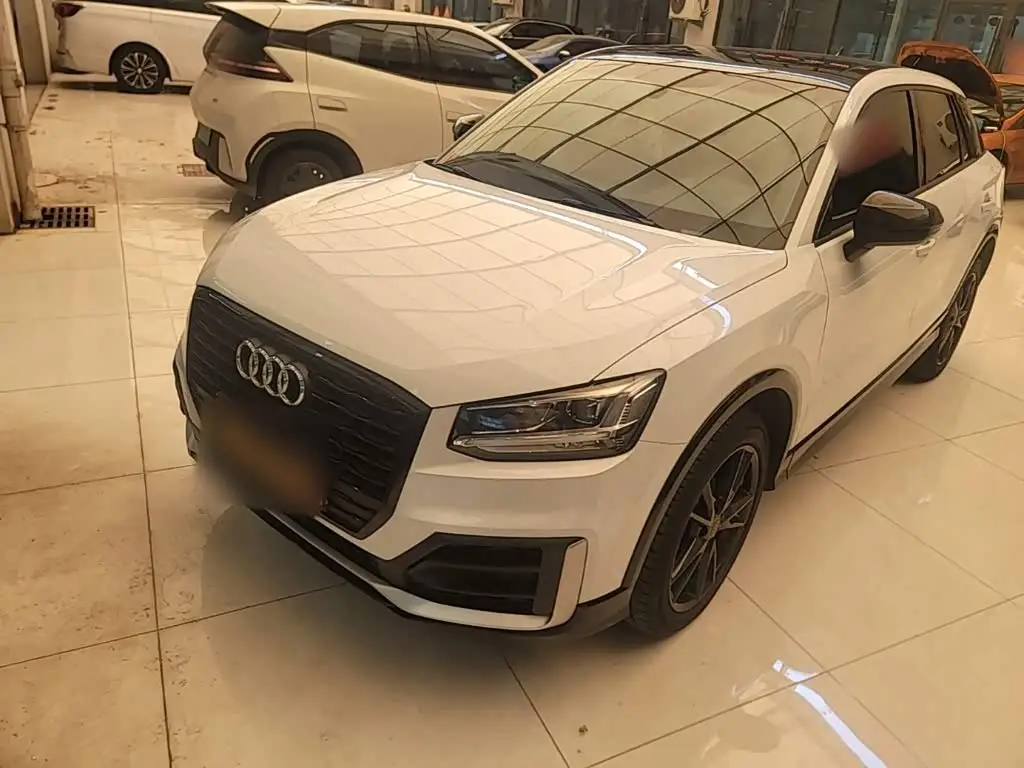Audi Q2L, 2019