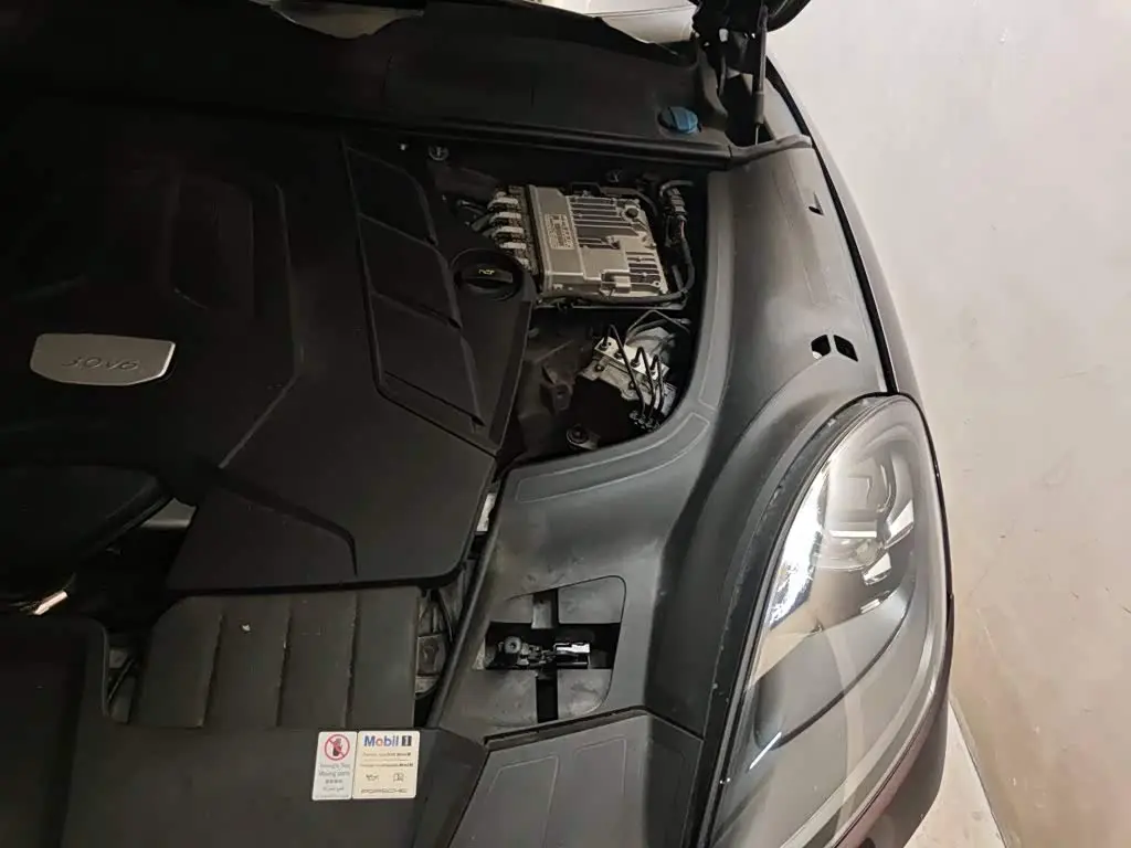 Porsche Cayenne 2018 — Photo 20/20