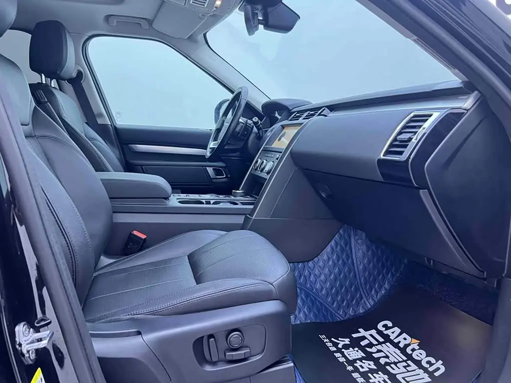 Land Rover Discovery 2020 — Photo 16/20