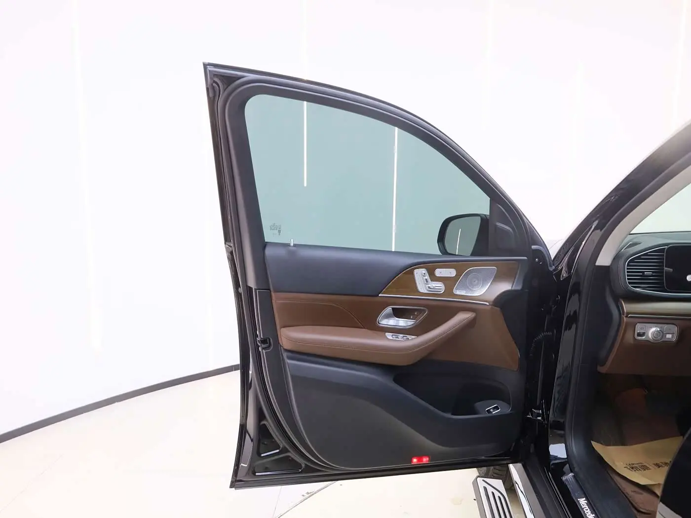 Mercedes-Benz GLE 2024 — Photo 8/15