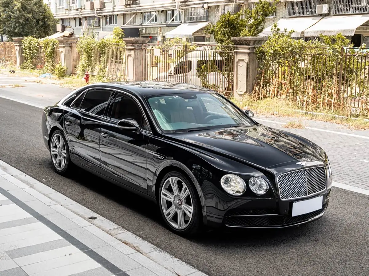 Bentley Flying Spur 2015 — Фото 4/12