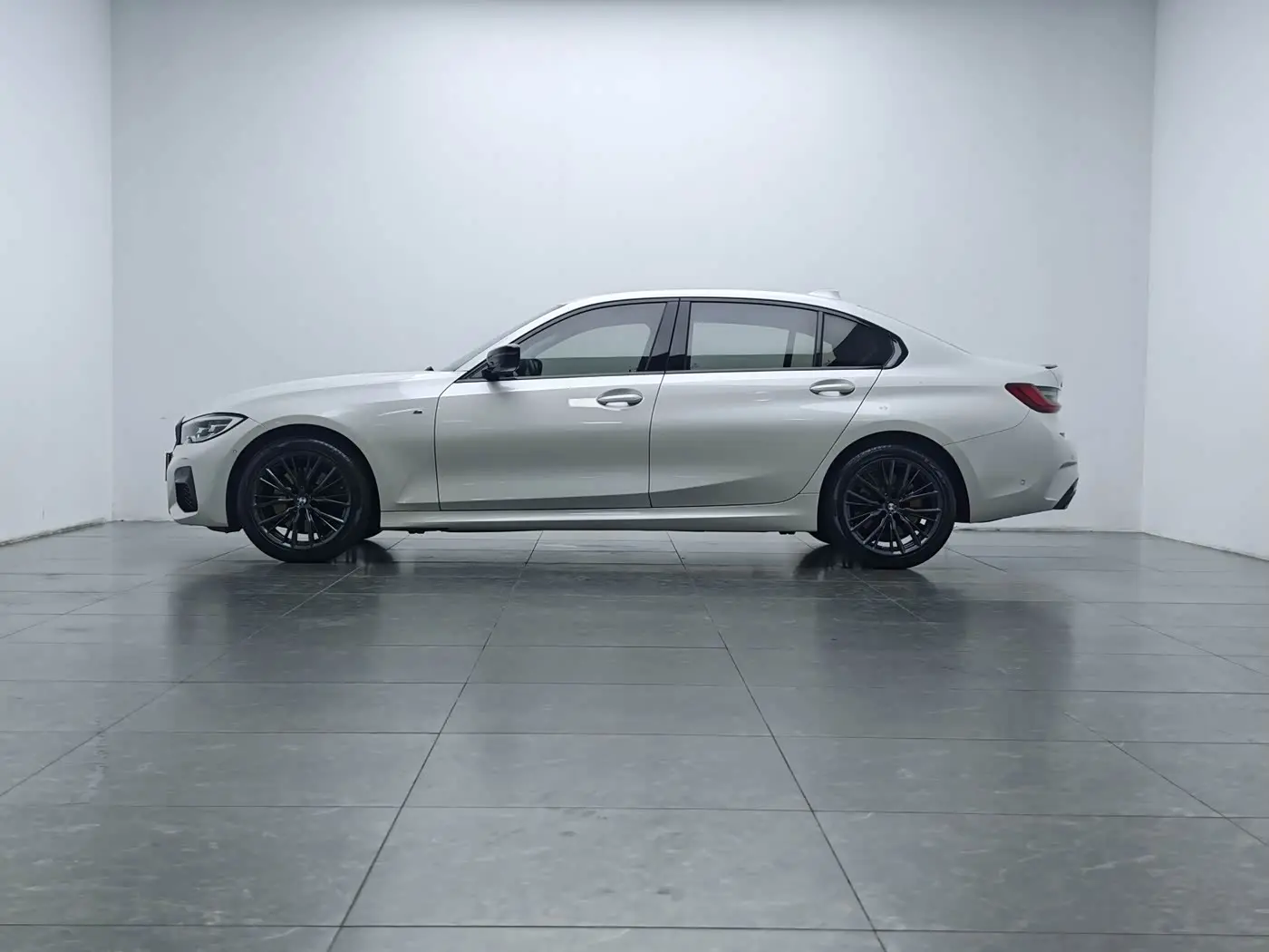 BMW 3 Series 2022 — Photo 11/20