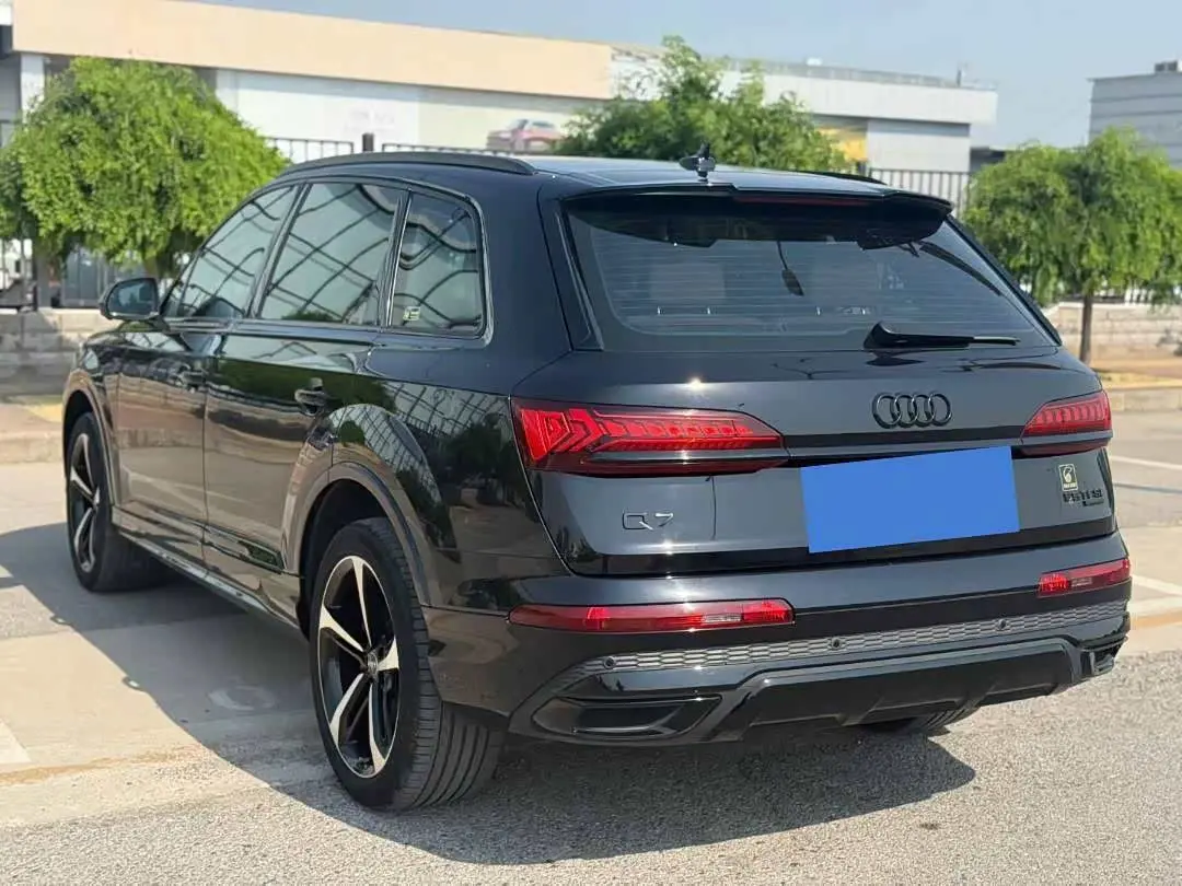Audi Q7 2020 — Şəkil 6/9