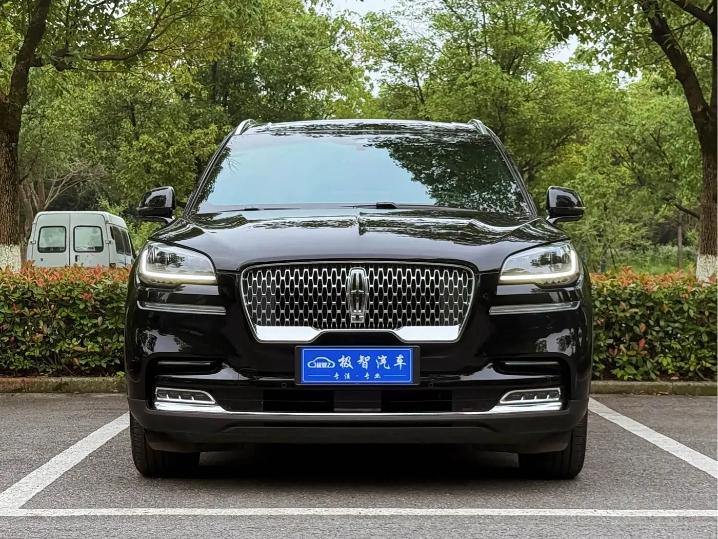 Lincoln Aviator 2024 — Photo 2/17